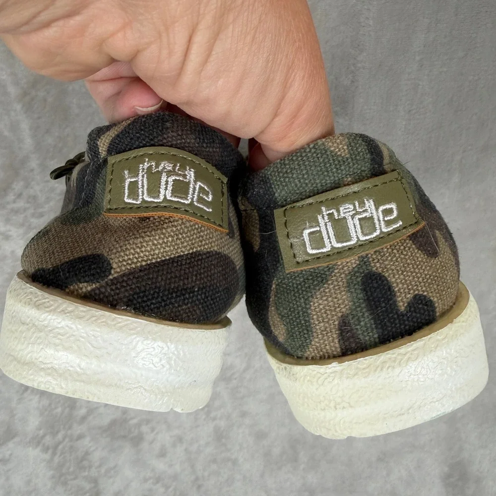 Hey Dude Wally Youth Camo Canvas‎ Slip On Loafers Green Brown Kids Shoes